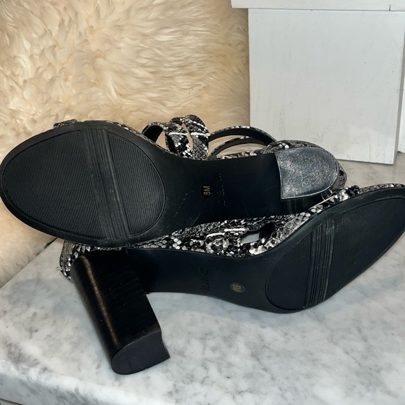 BAR III Women’s Blythe Block Snake Skin Strappy Heels Size 8 - Picture 9 of 11